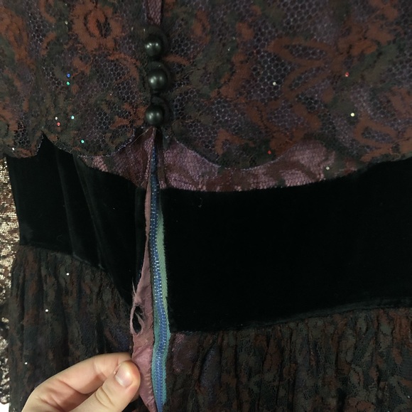 Vintage Lace Formal Evening Prom Dress - Picture 7 of 7